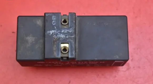 Skoda Fabia Mk2 (5J) Relay mounting block 1J0919506M