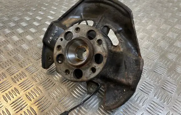 Mercedes-Benz B W245 Front wheel hub