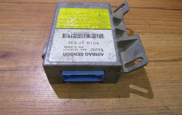 Mazda 323 F Airbag control unit/module BC1M57K30 12192601