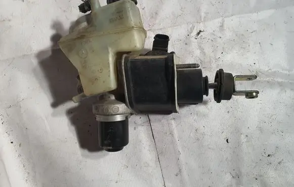 Mercedes-Benz SL R230 Master brake cylinder A0004300112 A2304300302 0204221045