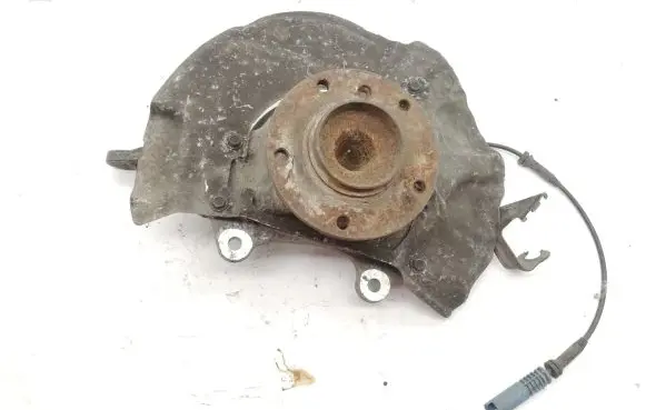 BMW 5 E60 E61 Front wheel hub 6760954