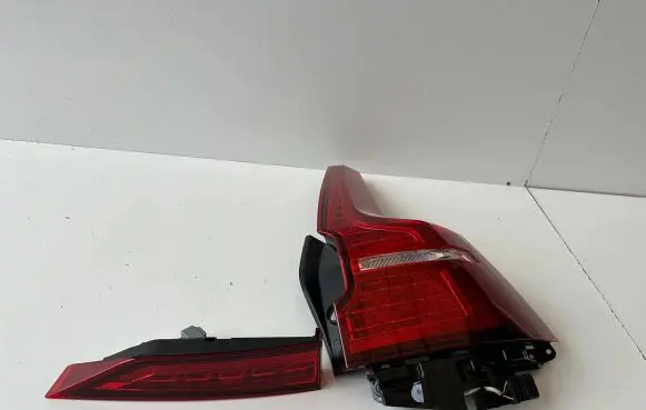 Volvo V60 Rear/tail lights set 32291359 32228904