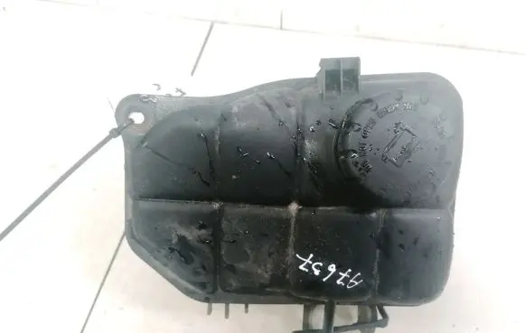 Mercedes-Benz C W203 Coolant expansion tank/reservoir 2035000049