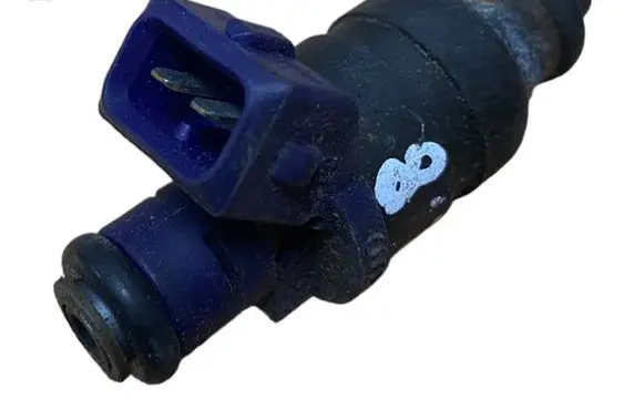Audi A4 S4 B5 8D Fuel injector 078133551L