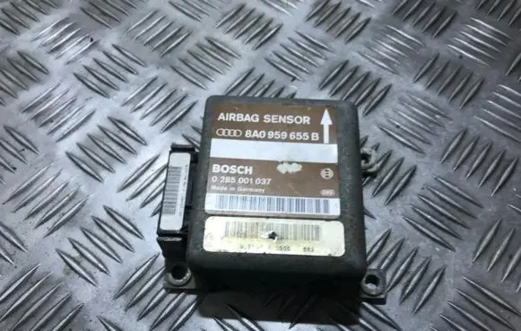 Audi A4 S4 B5 8D Airbag control unit/module 8a0959655b 0285001037