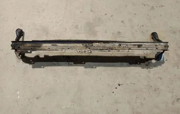 Volvo S40 Radiator mount bracket 
