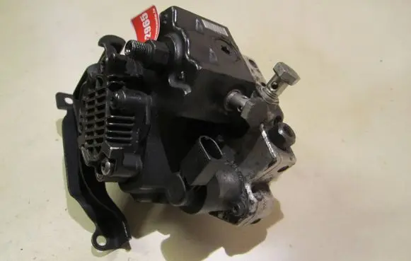 Audi A6 S6 C6 4F Fuel injection high pressure pump 059130755J 00643 0445010125