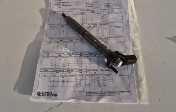 Audi A8 S8 D3 4E Fuel injector 059130277BD 0445115079