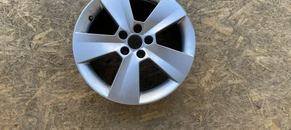 Skoda Kamiq R16 alloy rim 657601025 4077452