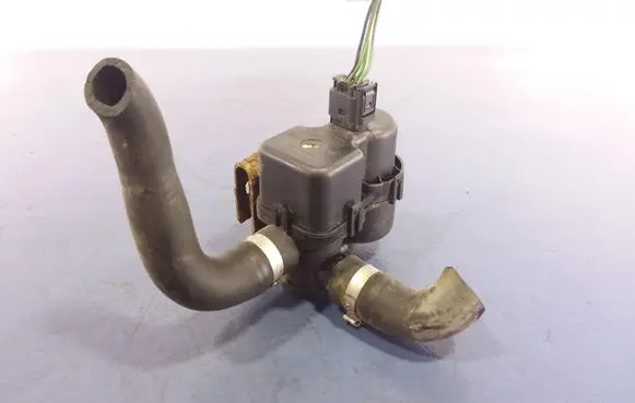 Volvo XC90 Secondary air pump 8631634