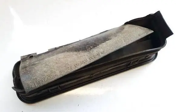 Mercedes-Benz E W211 Air intake duct part A2118300042