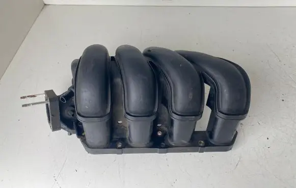 Toyota Avensis T250 Intake manifold