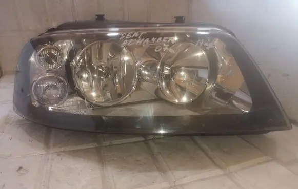 Seat Alhambra (Mk1) Headlight/headlamp 0301182612 7M8941016M