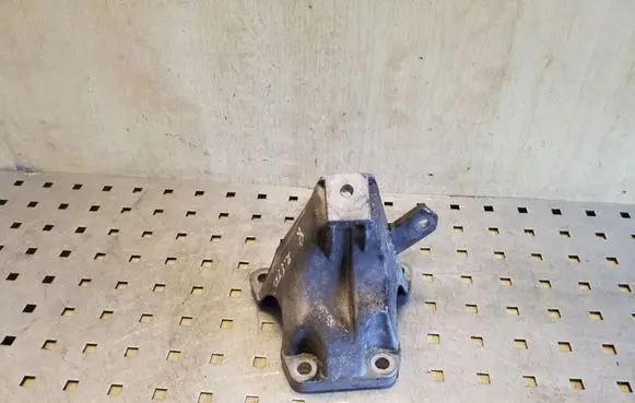 Audi A4 S4 B6 8E 8H Engine mounting bracket 8E0199308J