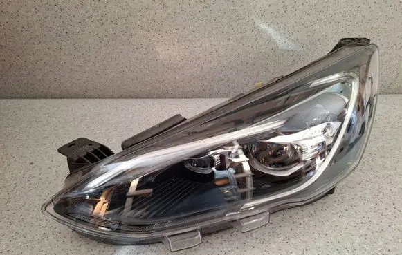 Ford Focus Headlight/headlamp JX7B13E017AH