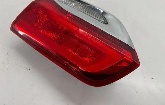 Jeep Grand Cherokee Tailgate rear/tail lights 68110046AD P68110046AD 68110046AH