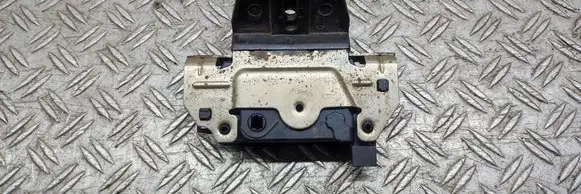 Loading door lock