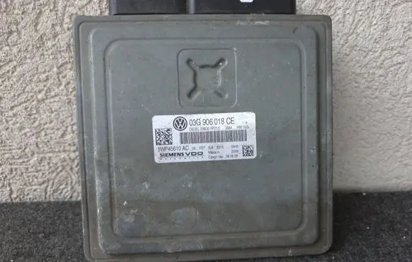 Volkswagen PASSAT B6 Engine control unit/module 03G906018CE
