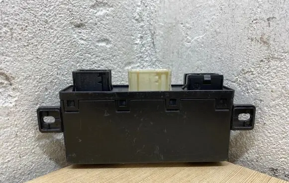 BMW 5 E39 Comfort/convenience module 689667 61356904255 45484AA