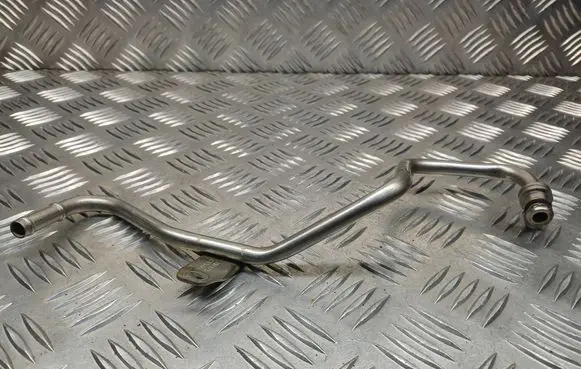 Engine coolant pipe/hose