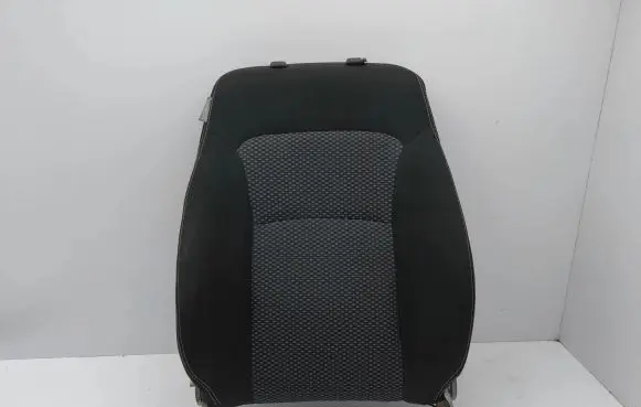 Suzuki Vitara (LY) Front driver seat 