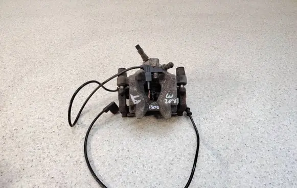 Mercedes-Benz E A207 Rear brake caliper