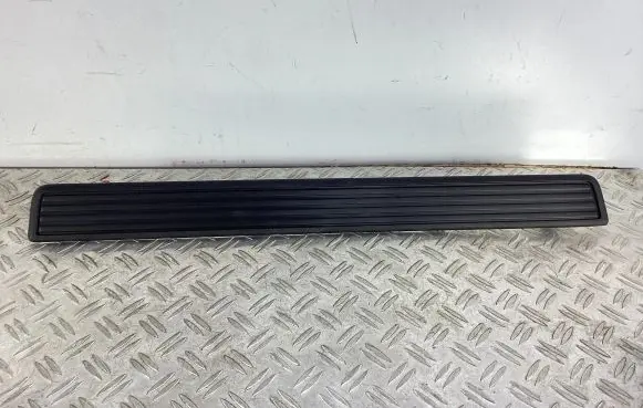 Front sill trim cover
