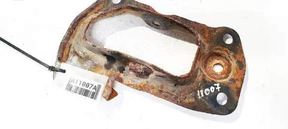 Volkswagen PASSAT B6 Bracket in trunk/boot 