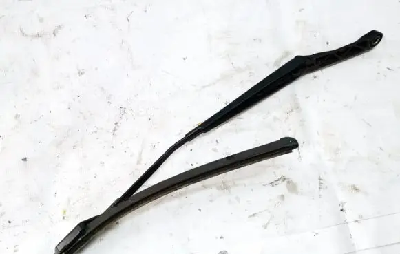 Opel Astra J Front wiper blade arm 13289889