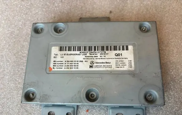 Mercedes-Benz ML W164 Head unit multimedia control A2049000300 A2049020900 9028220A5418727