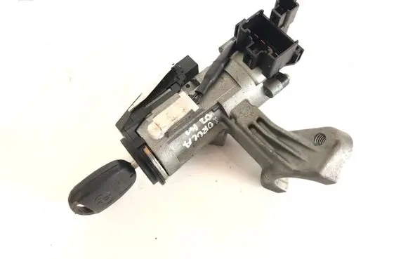 Toyota Corolla E120 E130 Ignition lock 45020024