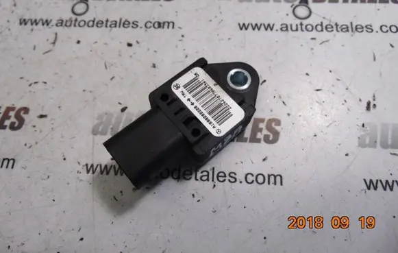 Mercedes-Benz B W245 Airbag deployment crash/impact sensor A1698202228