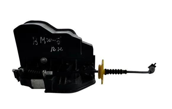 BMW X3 E83 Front door lock 7167073