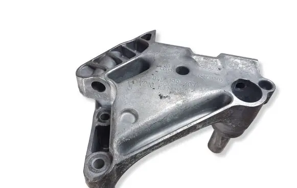 Seat Leon (5F) Engine mounting bracket 04L199207