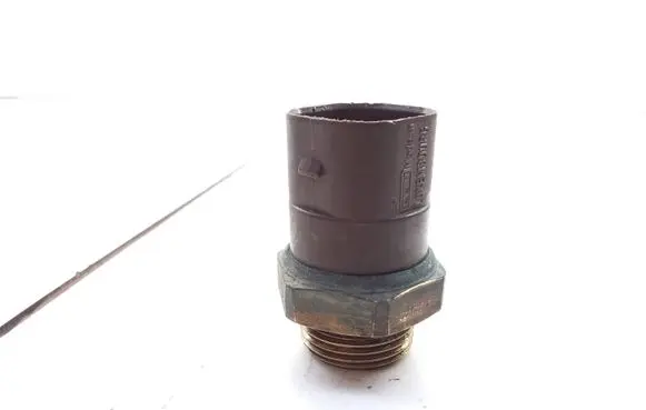 Volkswagen PASSAT B3 Coolant temperature sensor 867959481