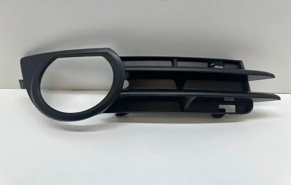 Audi A3 S3 8P Front fog light trim/grill 8P4807682B