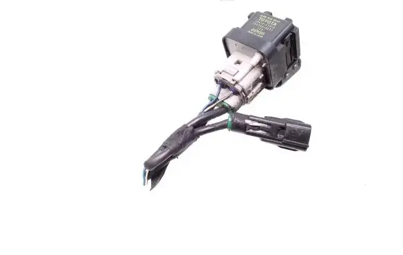 Toyota Auris 150 Glow plug pre-heat relay 2861067010 1567000671
