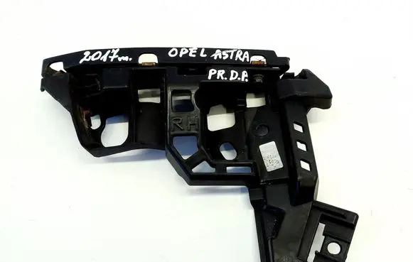 Opel Astra K Front bumper mounting bracket 39020433 39020437