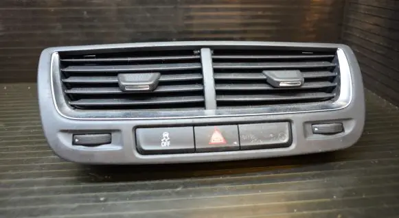 Opel Mokka Dash center air vent grill 95316389