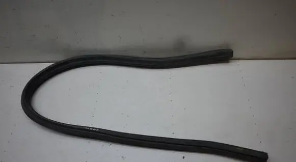 Opel Zafira B Engine compartment rubber 