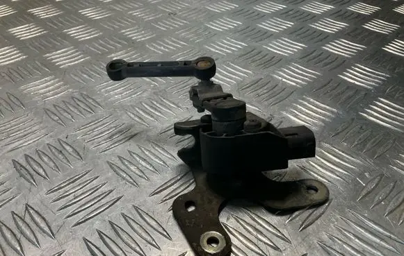 Mercedes-Benz C W204 Rear air suspension level height sensor A0045429918
