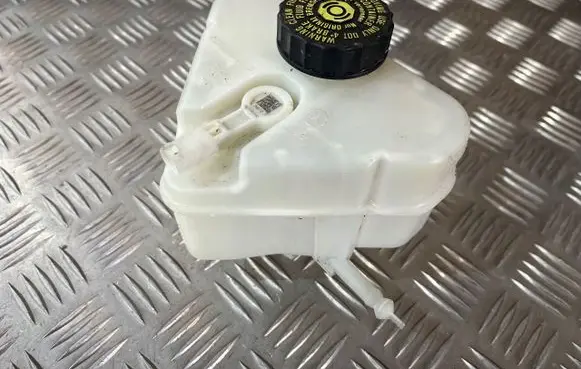 Mercedes-Benz S W222 Brake fluid reservoir A2224300002