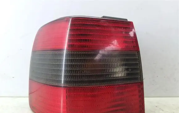 Volkswagen PASSAT B4 Rear/tail lights 3A5945111B