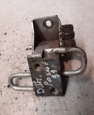 Volkswagen PASSAT B5 Front door lower hinge 