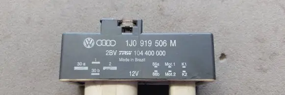 Volkswagen Polo Coolant fan relay 1J0919506M 104400000