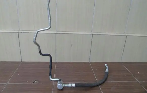 Audi A6 S6 C5 4B Air conditioning (A/C) pipe/hose 4B0260753