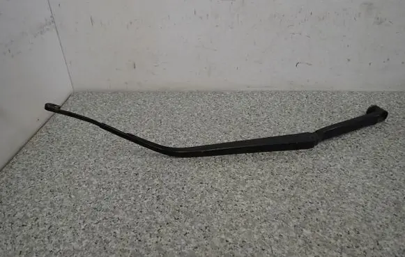 Mitsubishi Lancer VIII Front wiper blade arm