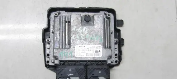 Citroen C4 Cactus Engine control unit/module 0281031043