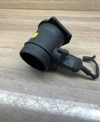 Audi A4 S4 B6 8E 8H Mass air flow meter 0280218058 06B133471A