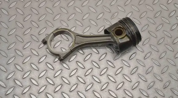 Jaguar XJ X350 Piston 230805 007